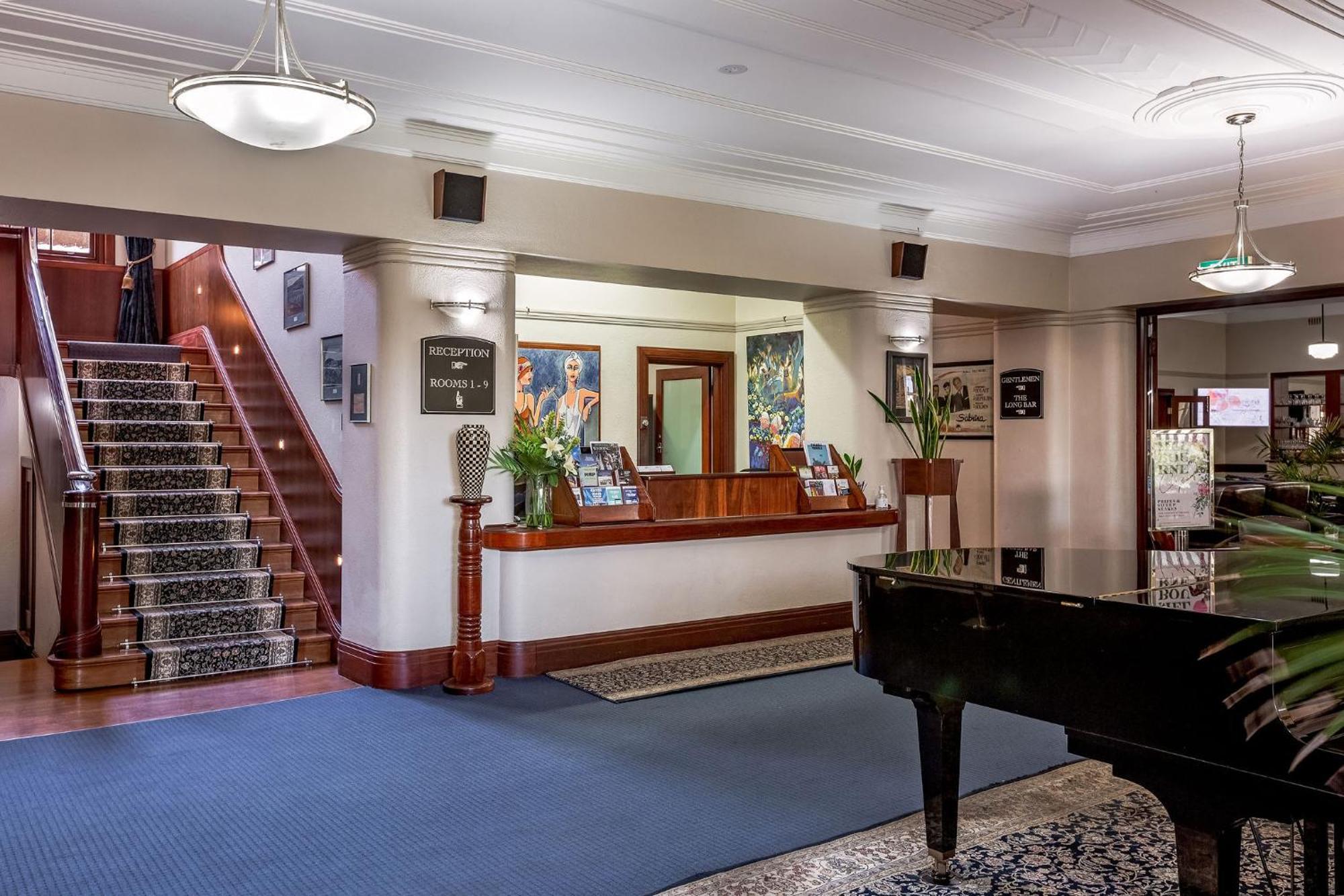 Caves House Hotel & Apartments Йоллінгап Екстер'єр фото